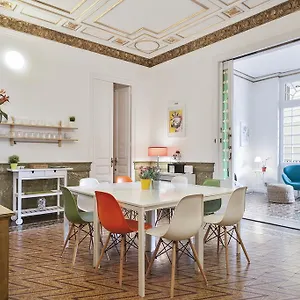https://plaza-catalunya-guest-house.topbarcelonahotels.com